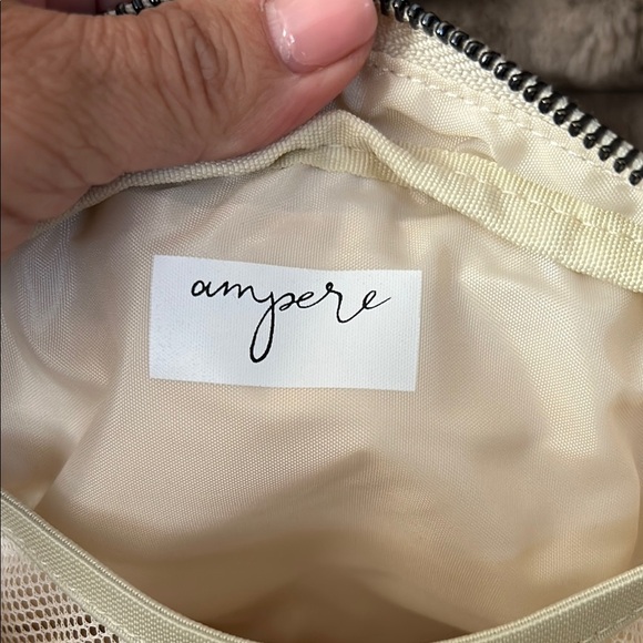 Cream Minimalist Belt Bag with Zipper Closure - Picture 6 of 7